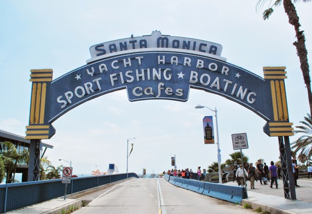Spending an Afternoon in Santa Monica, California // Parking, the Third Street Promenade, Camera Obscura, and the Santa Monica Pier