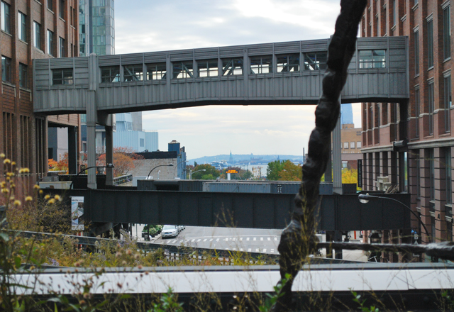 Walking The High Line in New York City | Em Busy Living